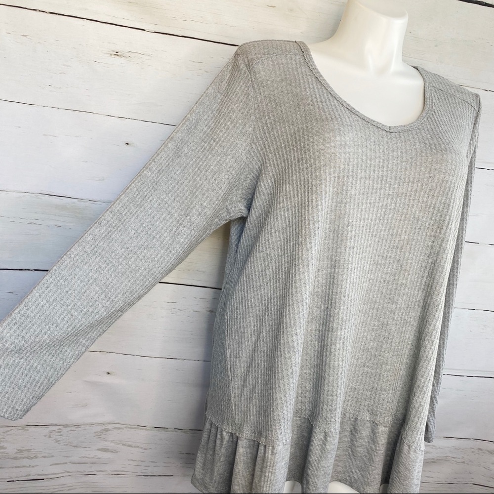 NWT B.L.E.U Waffle Knit Gray V Neck Long Sleeve - Picture 2 of 7